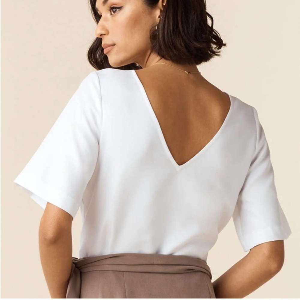 VETTA Capsule The Cropped Blouse in white